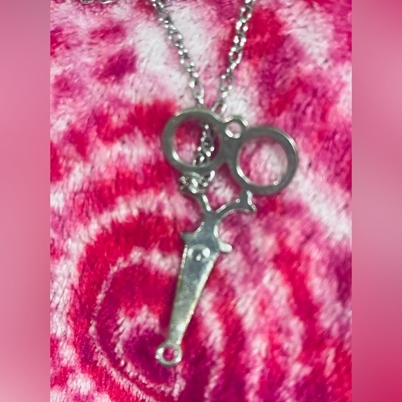 Crystal scissors charm necklace sparkly bling silver tone choker - Picture 2 of 3